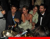 Party-Queen: Wo hat Kate Moss nur ihr Kleid verloren?