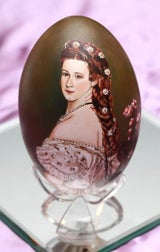Königliche Eier: Sisi, Queen & Co. als Osterschmuck
