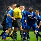 Cup-Skandal in Holland: Tormann tritt Fan