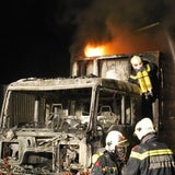 Lkw geht in Flammen auf