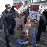 Nackt-Protest vor der EM-Auslosung