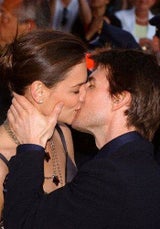 060814_hf_kat_tom_kiss2
