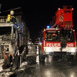 Lkw geht in Flammen auf