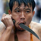 Horror-Szenen von Vegetarier-Fest auf Insel Phuket