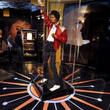 statue 2