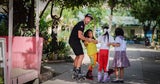 Skate The World Foundation – gegründet von REISELUST-Autor Matthias Stelzmüller, gibt Kindern und Jugendlichen die Möglichkeit, durch das Skaten Gemeinschaft, Struktur und neue Perspektiven zu erleben.