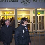 Austria-Fans stinksauer: Bus belagert