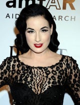 Dita von Teese bringt Beauty-Buch auf den Markt