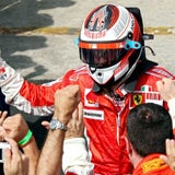 01 kimi feiert