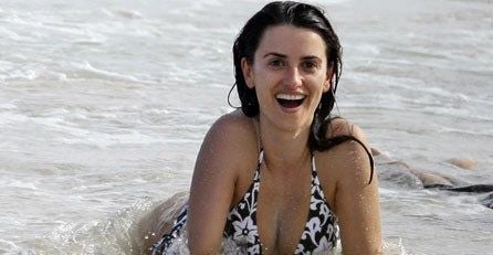 Sexy: Penelope Cruz am Strand KON