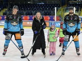 Kindergarten-Kids trainierten mit Eishockey-Stars