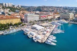 Hafenstadt Rijeka beeindruckt mit Geschichte, Märkten und mediterranem Flair.