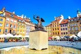 Altstädter Marktplatz. Das Herzstück Warschaus mit dem Meerjungfrau-Brunnen und zahlreichen Cafés und Restaurants.