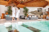 Eichingerbauer. Im Eich-Spa erwartet die Gäste eine feine Auswahl an Saunen und ein beheizter In- und Outdoor-Pool.