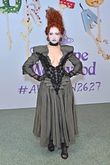 Diese Stars erobern die Paris Fashion Week in Nackt-Looks