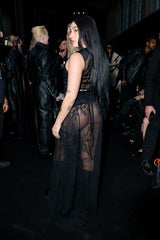 Diese Stars erobern die Paris Fashion Week in Nackt-Looks