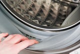 Wäsche riecht nach dem Waschen muffig? Das steckt dahinter