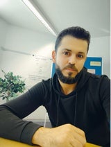 Brüder von Vater vor Wiener Schule entführt