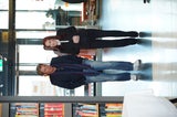 Priscilla Presley und Dennis Jale bei ihrer Ankunft.