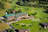 Defereggen Hotel &amp; Resort lädt zum Golfurlaub inkl. 5-tägigem Kurs zur Platzreife. Saisonstart: 13. Mai.