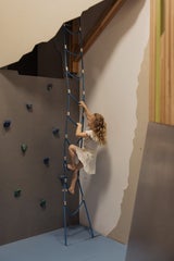 Kinderparadies. Ab zwei Jahren werden die Kinder liebevoll betreut und dürfen den Kids-Club mit Hängebrücke, Kletterwand, Rutsche und hochwertigem Kleinkinderbereich entdecken.