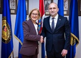 Landeshauptfrau Johanna Mikl-Leitner mit dem kroatischen Verteidigungsminister Ivan Anusic.&nbsp;