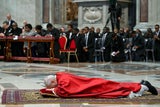 Kreuzweg am Kolosseum - Papst trug Kreuz selbst