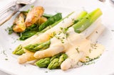 Schlemmen ohne Reue: So zaubern Sie eine kalorienarme Sauce Hollandaise