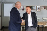 Geschäftsführer Franz Radatz und Bezirksvorsteher Gerald Bischof.
