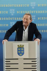 Wolfgang Ambros