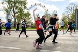 Der Vienna City Marathon bewegt am Wochenende beim bisher größten Laufevent Österreichs erneut eine Rekordzahl von 49.000 Läuferinnen und Läufern. 
