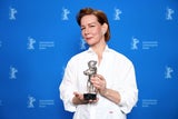 Sandra Hüller als Mann: „Mir baumelte ständig was zwischen den Beinen“