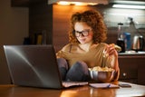 Laut Studie: Wenn Sie zu dieser Uhrzeit essen, kriegen Sie eher Durchfall