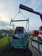 Cabrio landete in Bach.