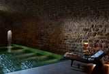 Das Bathhouse im ehemaligen Weinkeller: ein Ort der Reinigung, in dem römische Badetraditionen zeitgenössisch weitergedacht werden.&nbsp;