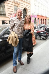 Ossi Schellmann mit Begleitung