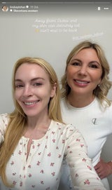 „Total steifes Gesicht": Netz spottet über Lindsay Lohans faltenfreien Look