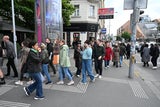 Bitte warten! Wieder Mega-Schlange vor der Stadthalle