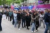 Bitte warten! Wieder Mega-Schlange vor der Stadthalle
