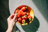 Achtung: Diesen Fehler machen ALLE, sobald Erdbeeren schimmeln