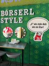 S-BUDGET-Container begeistert mit ESC-Styling und Fotobox
