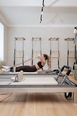 Warum mir eine private Pilates-Stunde gezeigt hat, dass ich jahrelang falsch trainiert habe