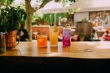 Nicht Wasser: Das sollten Sie bei Hitze wirklich trinken