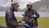 Martina Reuter ist unterwegs mit einem sportlichen KTM-Motorrad und einem erfahrenen Fahrer von Bike-Butler.&nbsp;