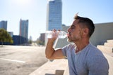 Nicht Wasser: Das sollten Sie bei Hitze wirklich trinken