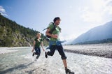 Trotz Hitze fit bleiben? Diese Sportarten eignen sich jetzt perfekt
