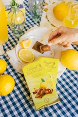 Aperol Spritz & Limoncello: Beliebte Cocktails gibt es jetzt auch als Schokolade