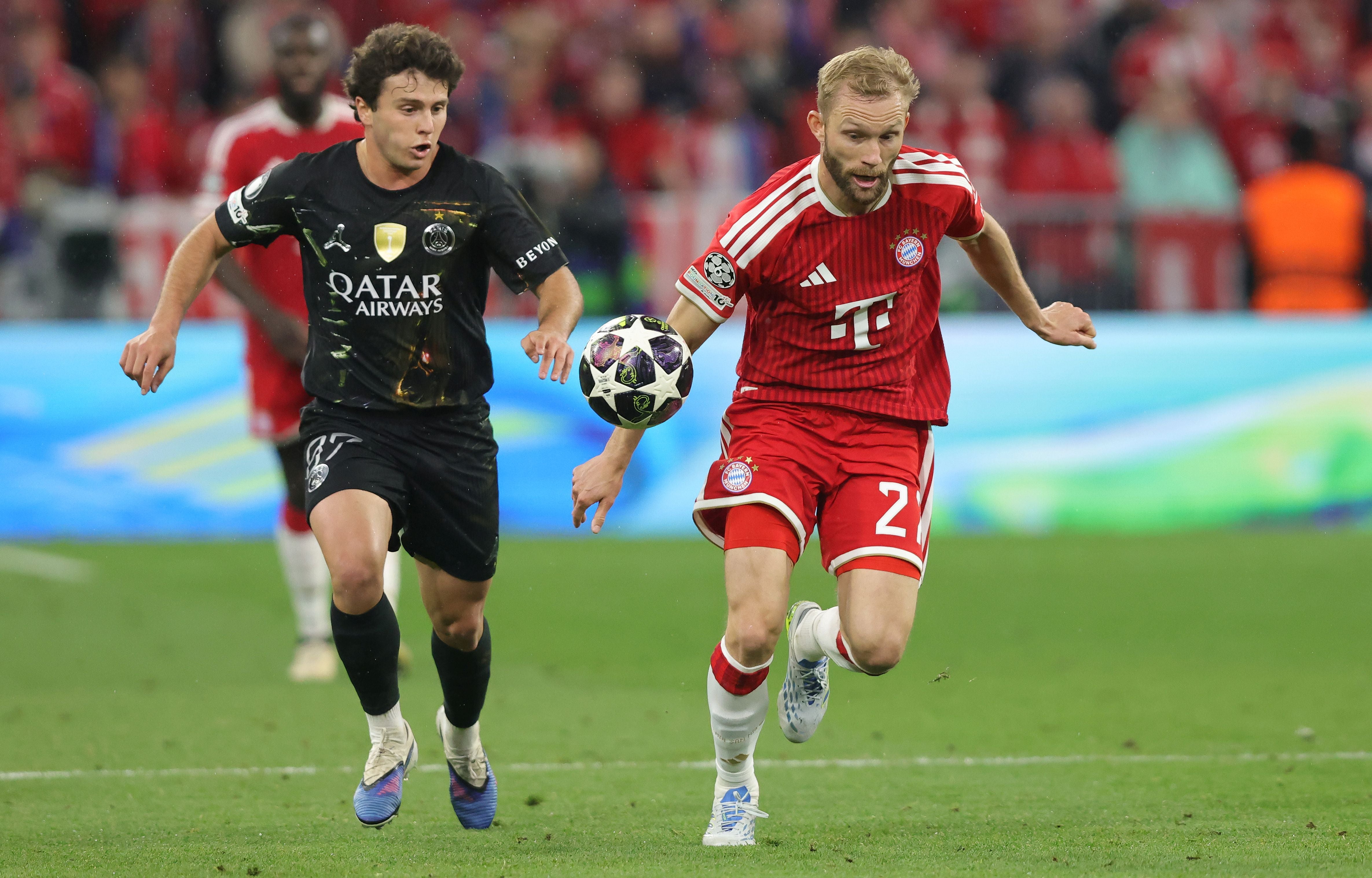Joao Neves (PSG) im Duell mit Bayerns Konrad Laimer