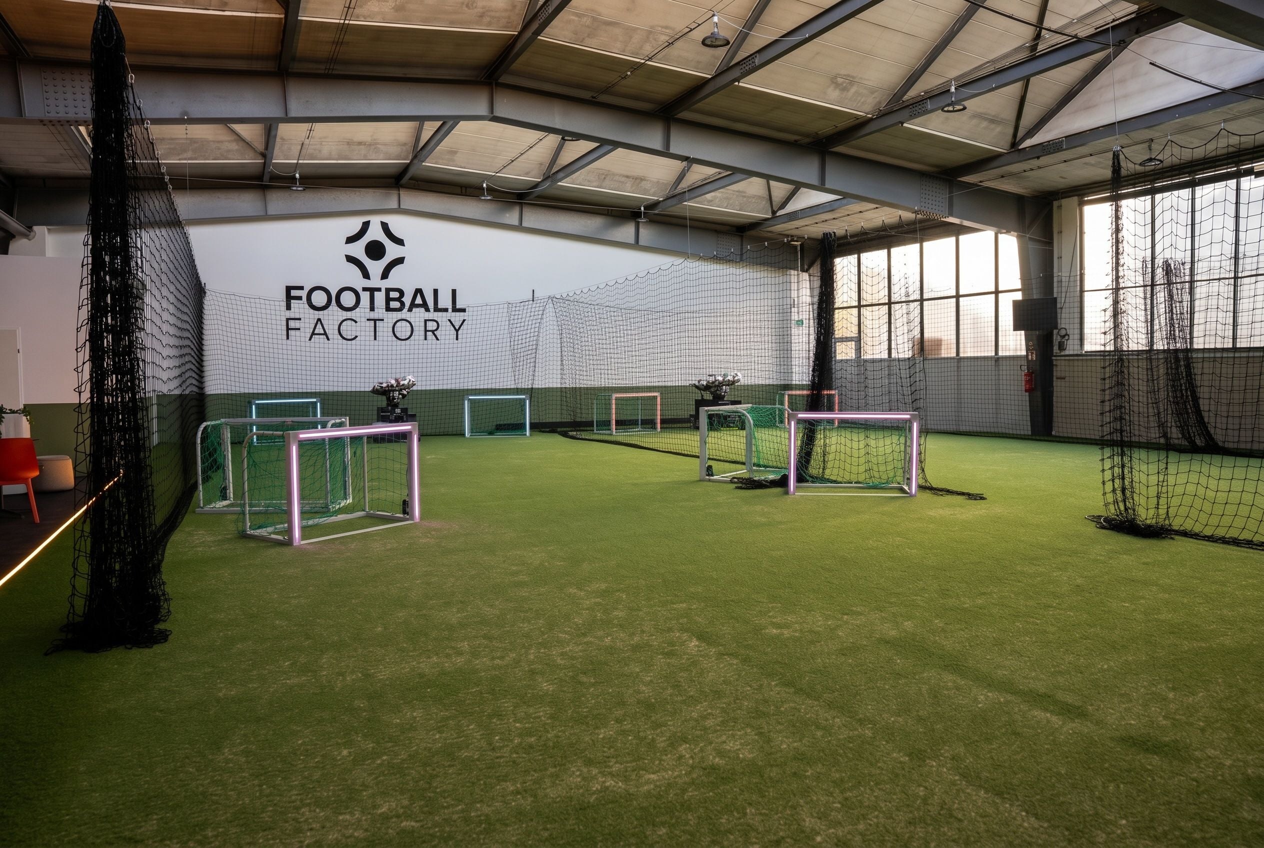 Die neu eröffnete Trainingshalle der Wiener Football Factory.