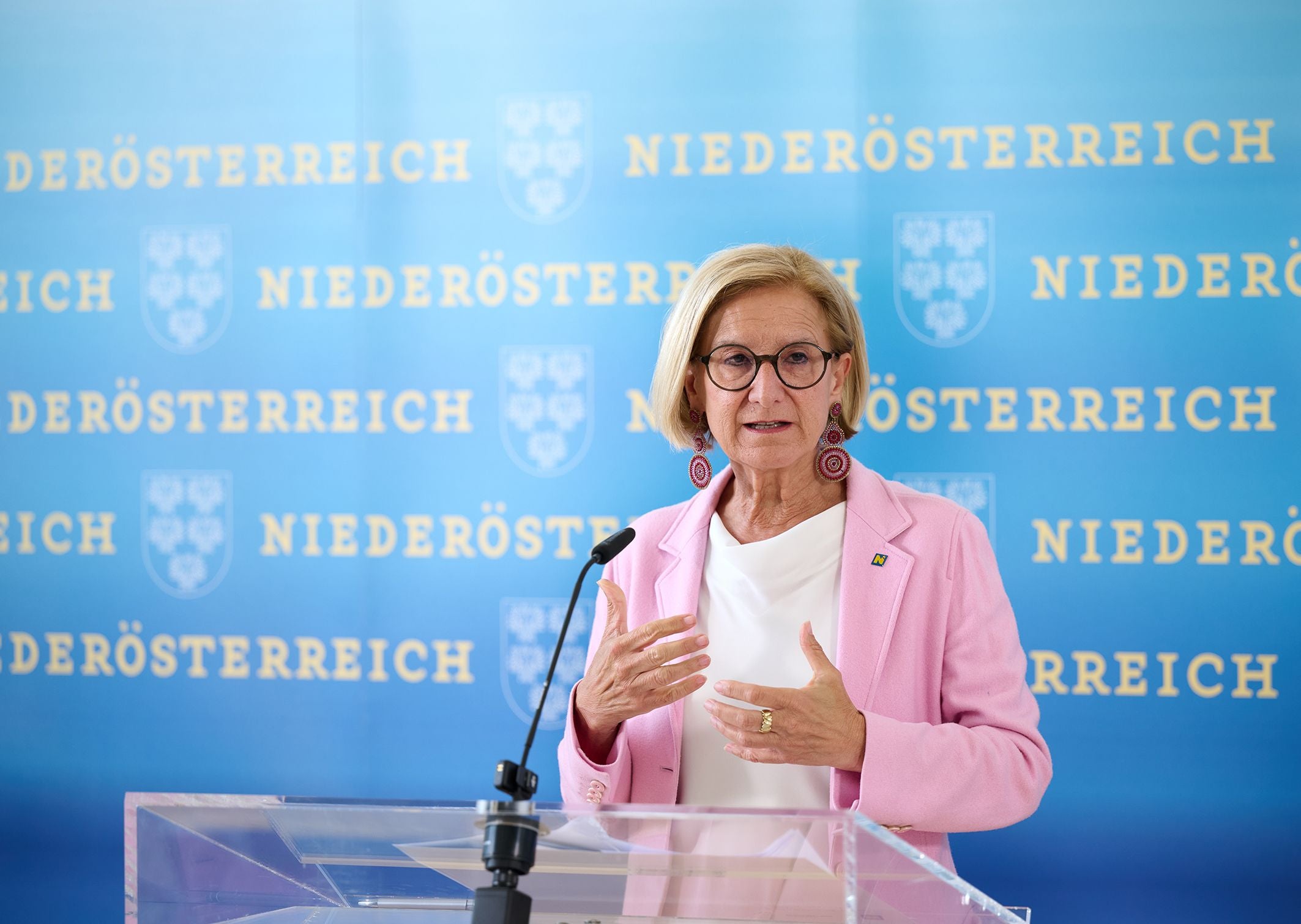 Die Landeshauptfrau.